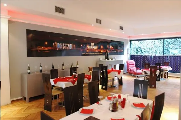 Seven Hotel Tiran