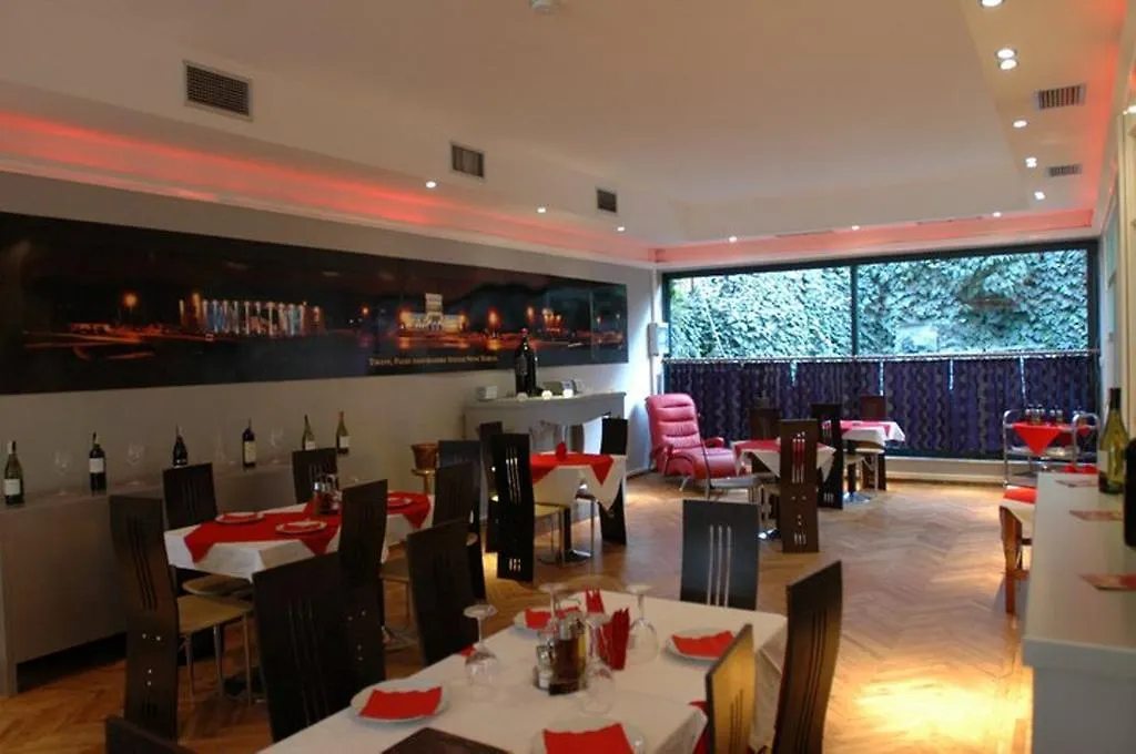 Seven Hotel Tiran