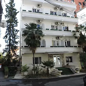 La Favorita *** Tirana