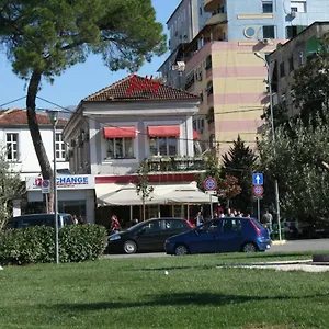 Jolly Center *** Tirana